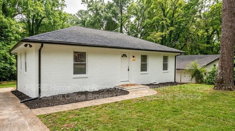 3 Bedroom Rental – 2276 Polar Rock Ave SW, Atlanta, GA, 30315-6459